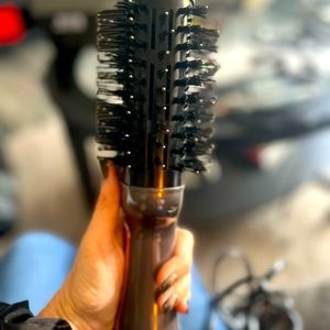 Almost Famous like new blow dryer brush